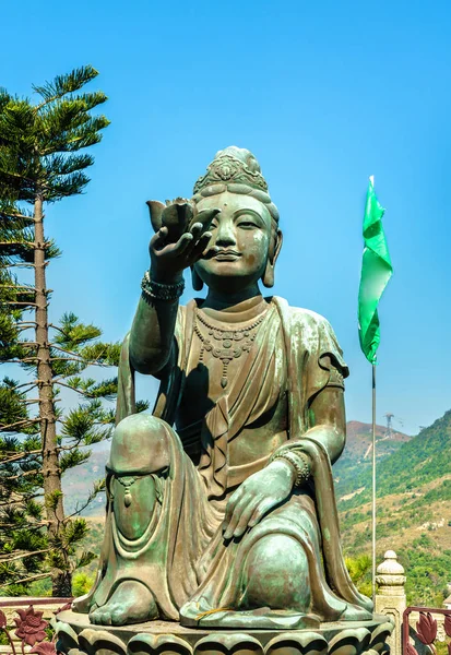 Buddhistische Statuen beim Ngong Ping, auf dem Weg zum tian tan Buddha. hong kong — Stockfoto