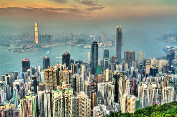 Panorama van Hong Kong in de avond, China — Stockfoto