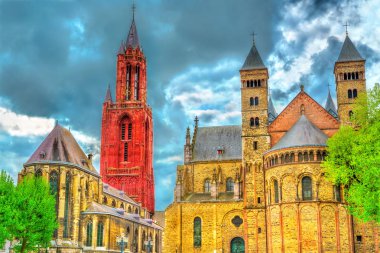 Saint Servatius bazilika ve Aziz John Kilisesi Vrijthof Meydanı Maastricht, Hollanda