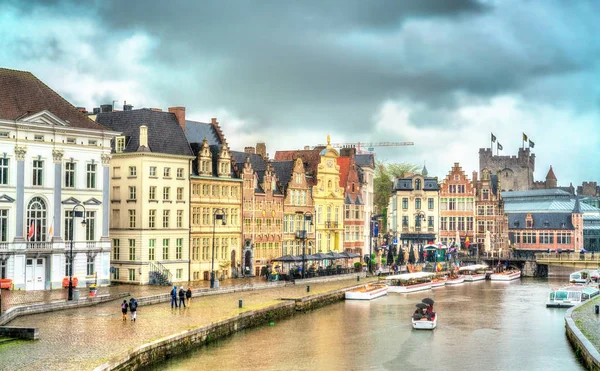 Casas tradicionales en el casco antiguo de Gante, Bélgica — Foto de Stock