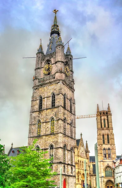 Campanario de Gante, el campanario más alto de Bélgica y Patrimonio de la Humanidad por la UNESCO —  Fotos de Stock