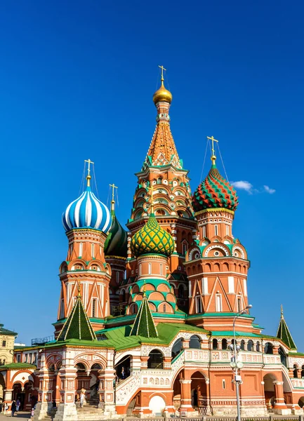 Basilikum-Kathedrale auf dem Roten Platz von Moskau — Stockfoto