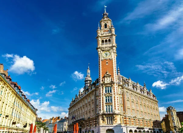 Belfry da Câmara de Comércio. Um edifício histórico em Lille, França — Fotografia de Stock