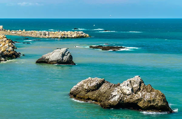 Rochers en Méditerranée à Alger, Algérie — Photo