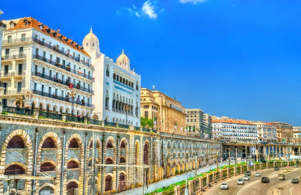 Seaside boulevard in Algiers, the capital of Algeria — Stock Photo, Image