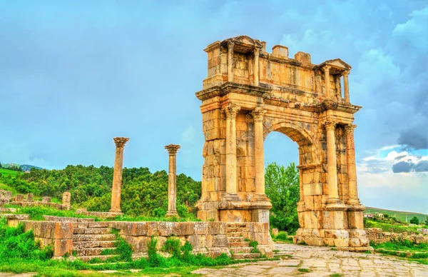 Arco de Caracalla en Djemila en Argelia — Foto de Stock