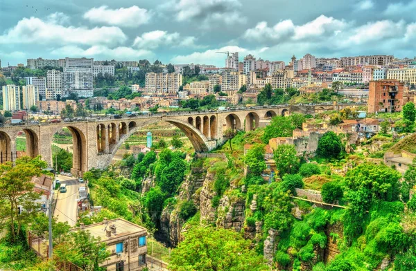 Il Viadotto Rached Sidi attraversa il Rhummel River Canyon a Constantine, Algeria — Foto Stock