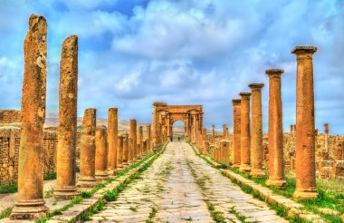 Timgad, Cezayir bir Roma-Berber şehir kalıntıları.