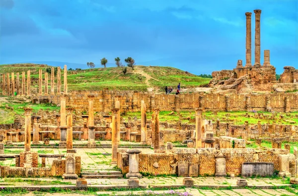 Timgad, ruinerna av en romersk-Berber stad i Algeriet. — Stockfoto