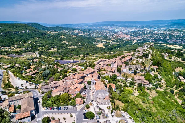 Vista aérea del pueblo de Saignon en Provenza, Francia — Foto de Stock