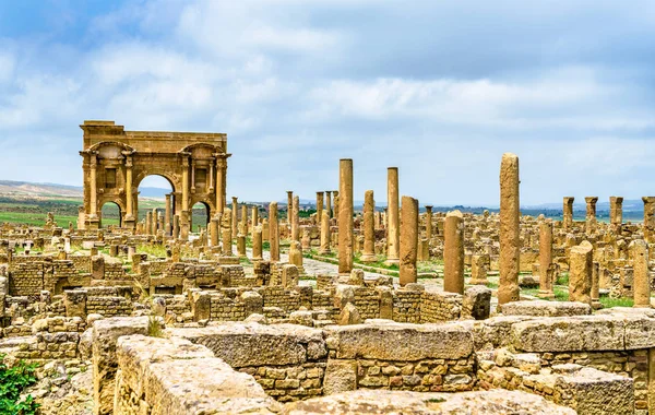 Timgad, ruinas de una ciudad bereber-romana en Argelia . — Foto de Stock