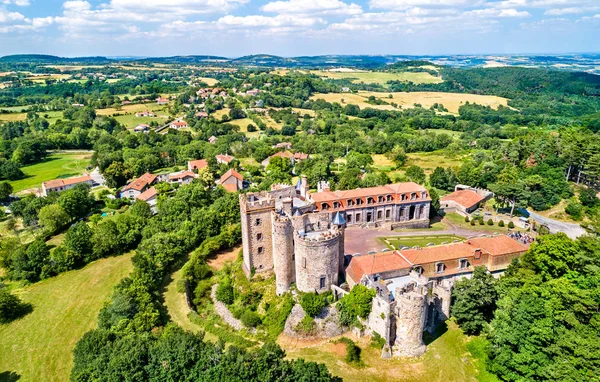 Chateau de Chazeron, ett slott i departementet Puy-de-Dome i Frankrike — Stockfoto