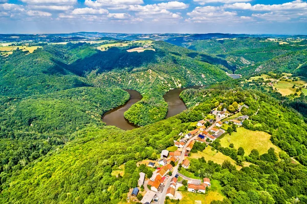 Meandr Queuille na řece Sioule ve Francii — Stock fotografie