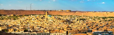 Ghardaia, Mzab Vadisi'nde bir şehir manzarası. UNESCO Dünya Mirası Cezayir