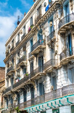 Oran, Cezayir büyük şehirlerde binalar