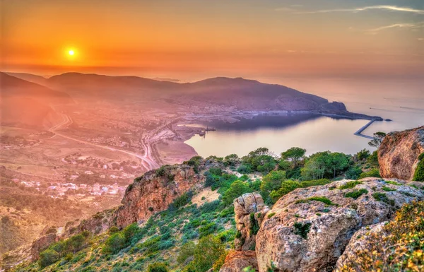 Pôr do sol sobre o mar Mediterrâneo em Oran, Argélia — Fotografia de Stock
