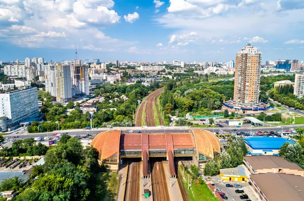 Kiev, ウクライナの Karavaevi 駄知駅の表示 — ストック写真