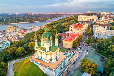 Kiev, Ukrayna Saint Andrew Kilisesi'nin havadan görünümü