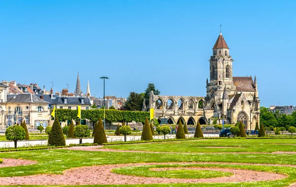 Церковь Сен-Этьен-ле-Вьё в Кане, Франция — стоковое фото