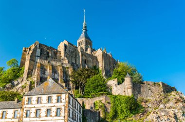Mont-Saint-Michel, Normandy, Fransa için ünlü abbey görünümünü