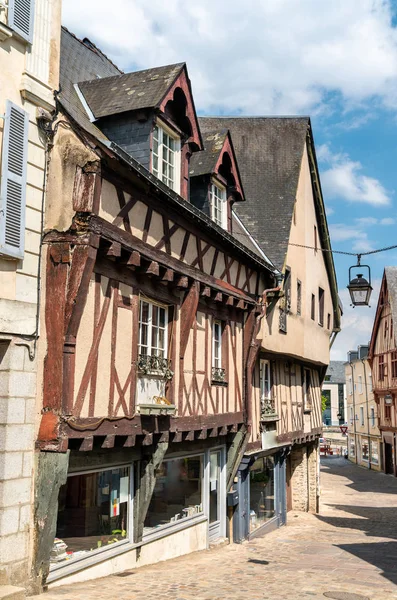 Casa de madeira tradicional em Laval, França — Fotografia de Stock