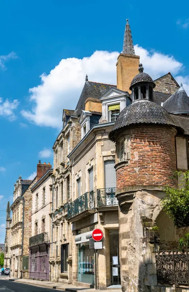 Casas tradicionales en Vitre. Bretaña, Francia — Foto de Stock