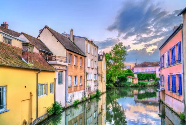 Coucher de soleil sur la rivière Blaise à Dreux, France — Photo