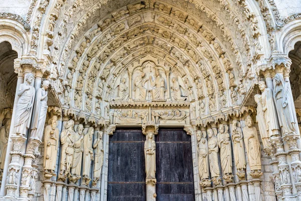 シャルトル大聖堂は、フランスにあるユネスコ世界遺産の詳細 — ストック写真