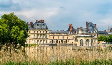 Chateau de Fontainebleau, büyük Fransız Kraliyet sarayları.