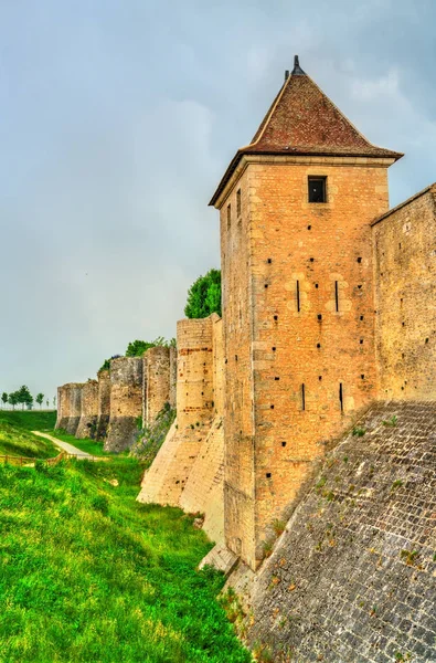 Muralha da cidade de Provins, uma cidade de feiras medievais na França — Fotografia de Stock