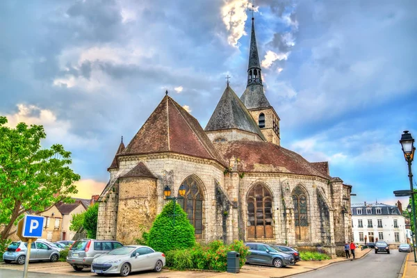 Heilig-Kreuz-Kirche in der Provinz, Frankreich — Stockfoto