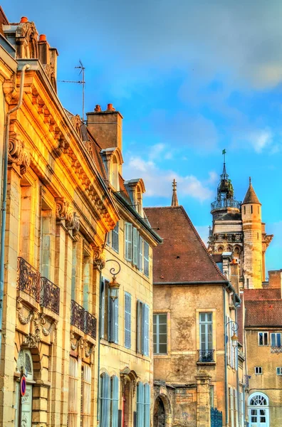 Traditionelle Gebäude in der Altstadt von Dijon, Frankreich — Stockfoto