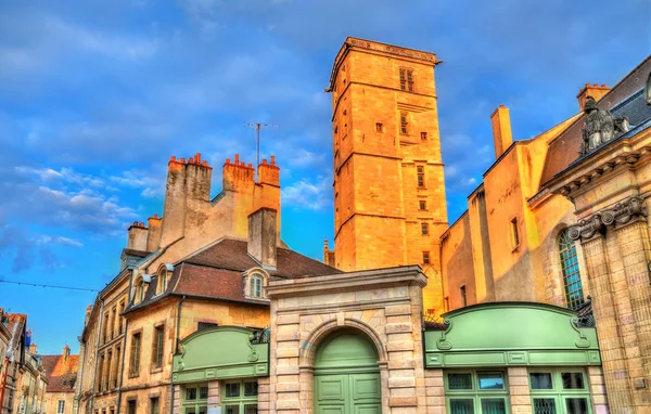 Traditionella byggnader i gamla stan i Dijon, Frankrike Stockbild