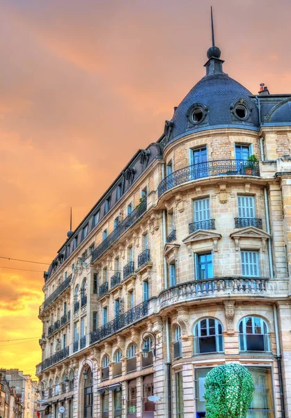 Edificio histórico en el casco antiguo de Dijon, Francia —  Fotos de Stock