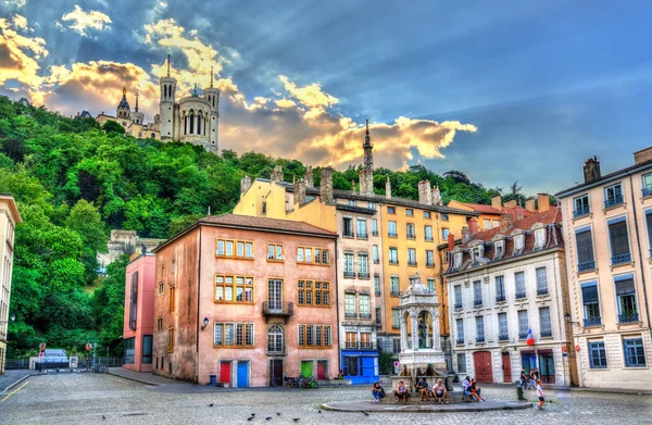 Vista de la Basílica de Nuestra Señora de Fourviere en Lyon, Francia — Foto de Stock