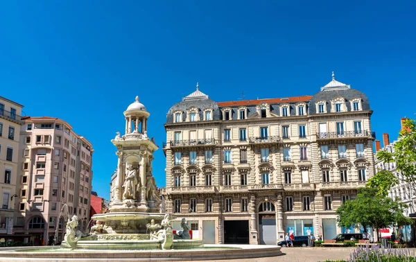 Fountain at Place des Jacobins in Lyon, France — Stock Photo, Image