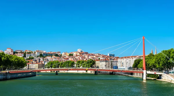 Panorama van Lyon boven de rivier de Saone in Frankrijk — Stockfoto