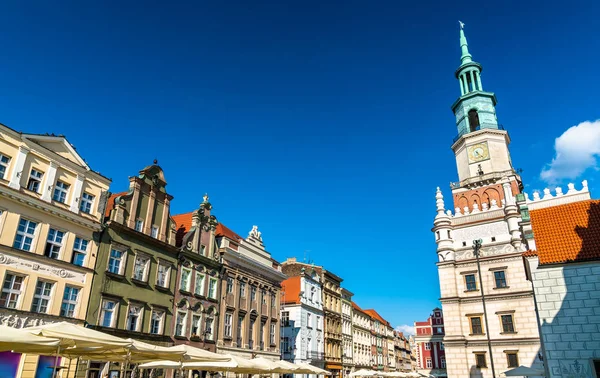 Stadhuis op het oude marktplein in Poznan, Polen — Stockfoto