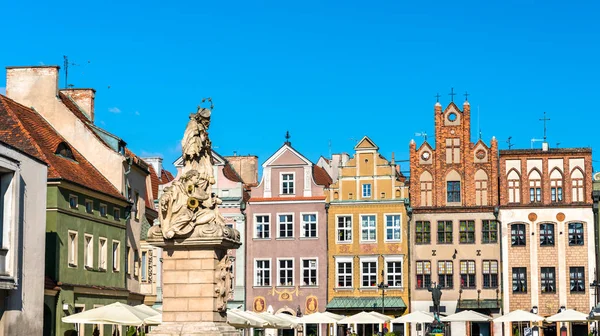 Az Old Market Square, Poznan, Lengyelország-a Nepomuki Szent János szobor — Stock Fotó
