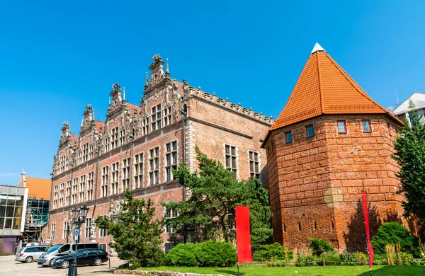 Het groot arsenaal en de toren van de stro in Gdansk, Polen — Stockfoto