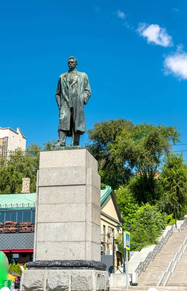 俄罗斯罗斯托夫-顿的马克西姆·戈尔基纪念碑 — 图库照片