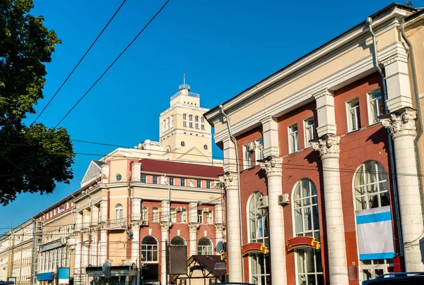 Edifícios históricos no centro da cidade de Voronezh, Rússia — Fotografia de Stock