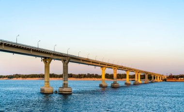 Volgograd, Rusya Volga arasında köprü dans