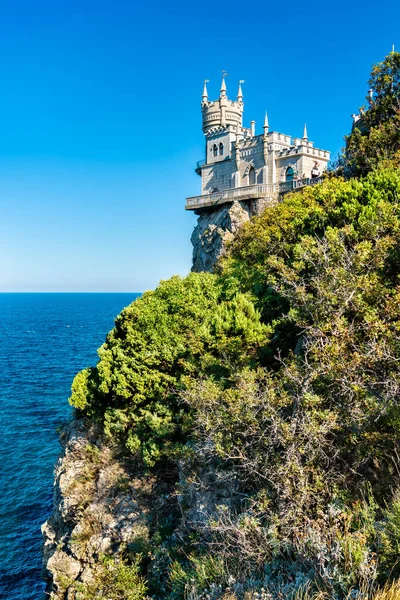 Het kasteel Nest zwaluwen in de buurt van Yalta op de Krim — Stockfoto