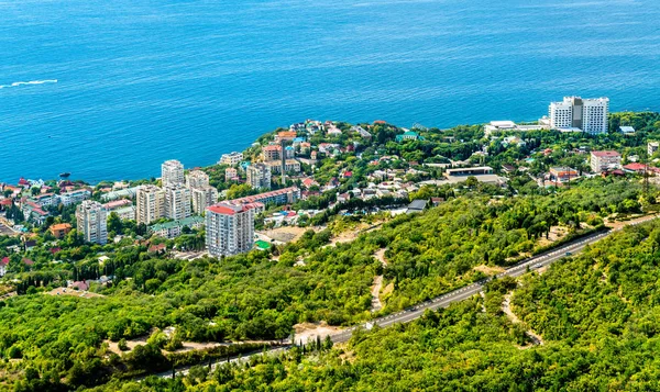 Letecký pohled na Foros, město u Černého moře v Krymu — Stock fotografie