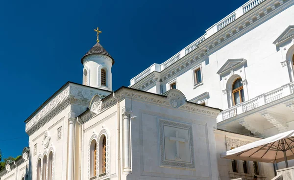 Kościół Świętego Krzyża w Livadia Palace w mieście Jałta, Krym — Zdjęcie stockowe