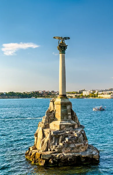 Monument van de gezonken schepen in Sevastopol — Stockfoto