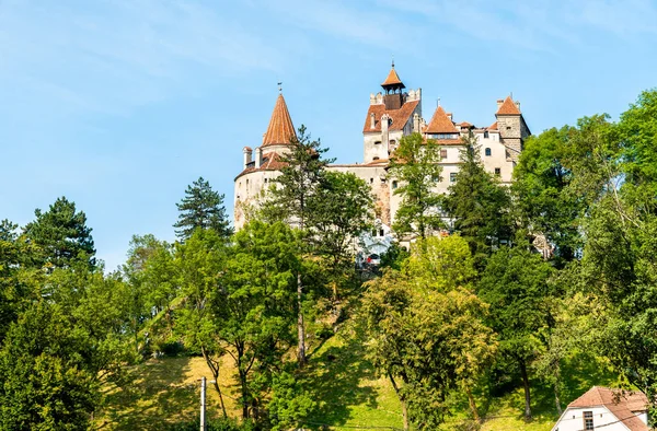 Slottet Bran, känd för Dracula legenden. Rumänien — Stockfoto