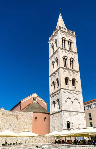 Campanile della Cattedrale di Sant'Anastasia a Zara, Croazia — Foto Stock