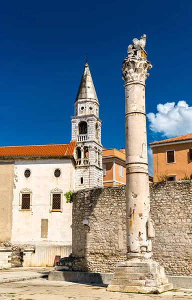 O Pilar da Vergonha, uma coluna romana em Zadar, Croácia — Fotografia de Stock